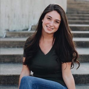 Meet your Posher, Carissa